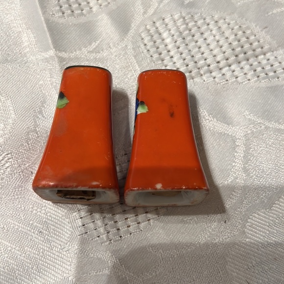 Salt and Pepper Shakers set Made in occupied Japan Ceramic - Picture 4 of 9